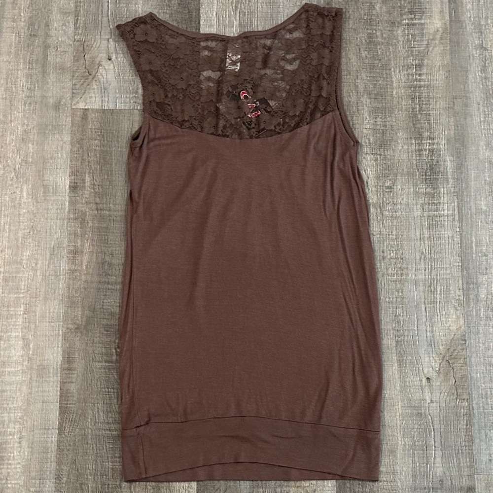 New Junior’s Large Brown Sleeveless V-Neck Lace Back Blouse - Picture 2 of 4